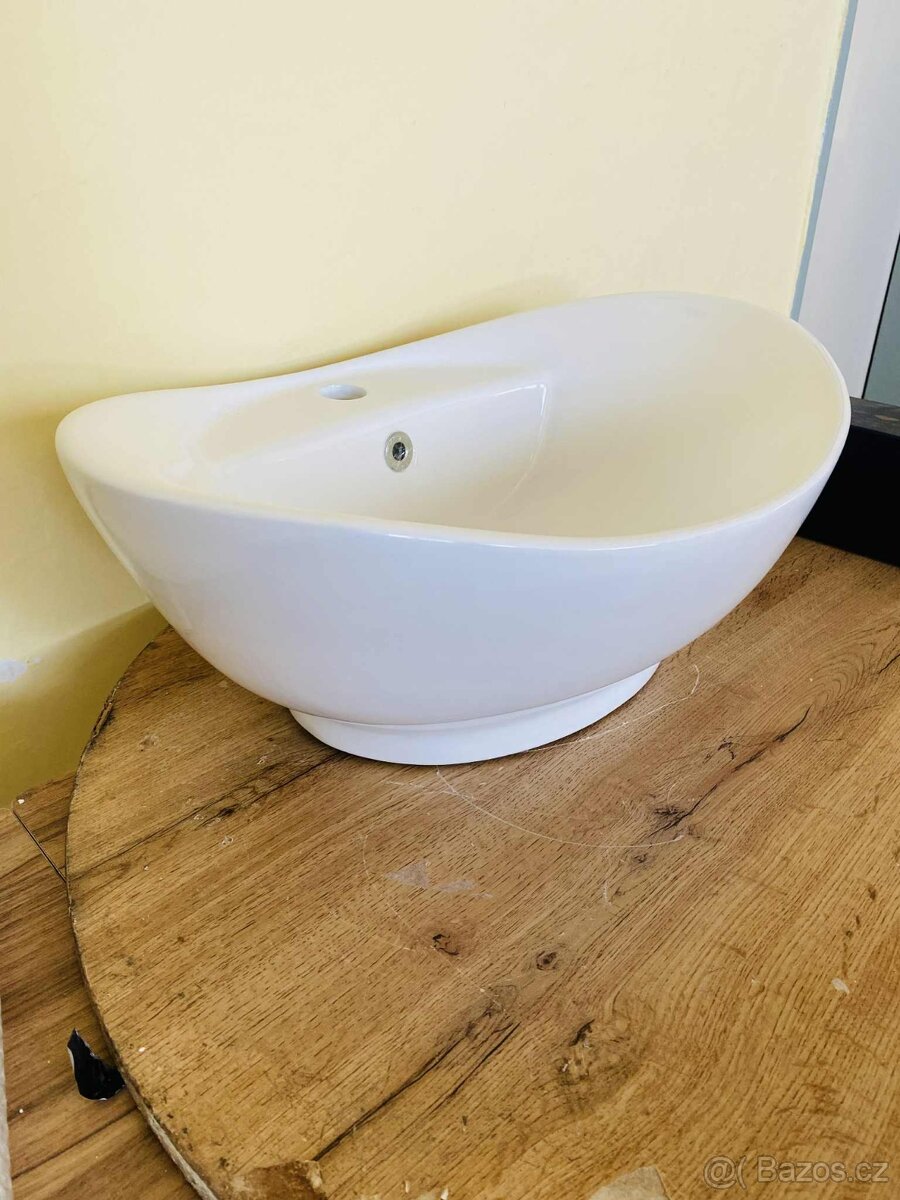 Oválné keramické umyvadlo 60x40 cm - 2