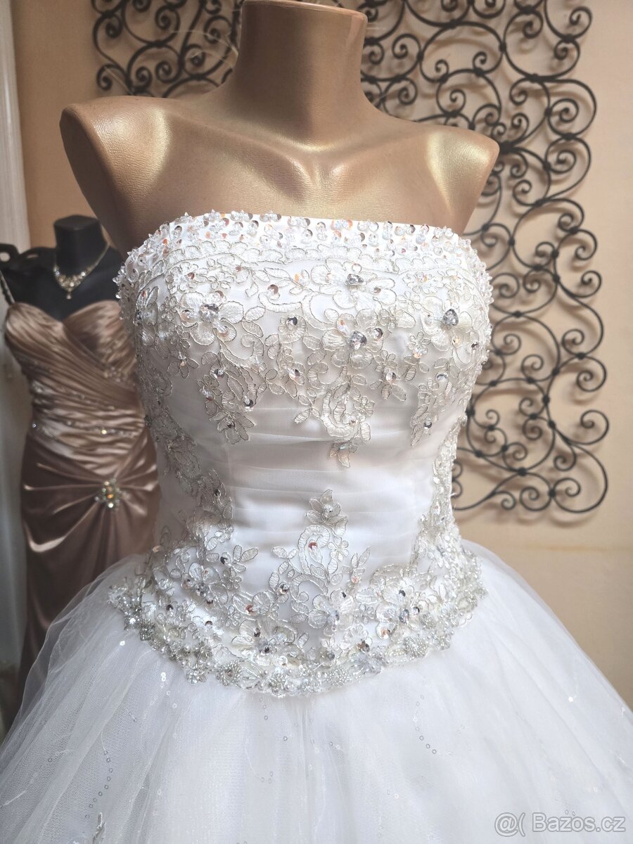 TŘPYTIVÉ SVATEBNÍ ŠATY 🎀POLONÉZA🎀PLES🎀 - 2