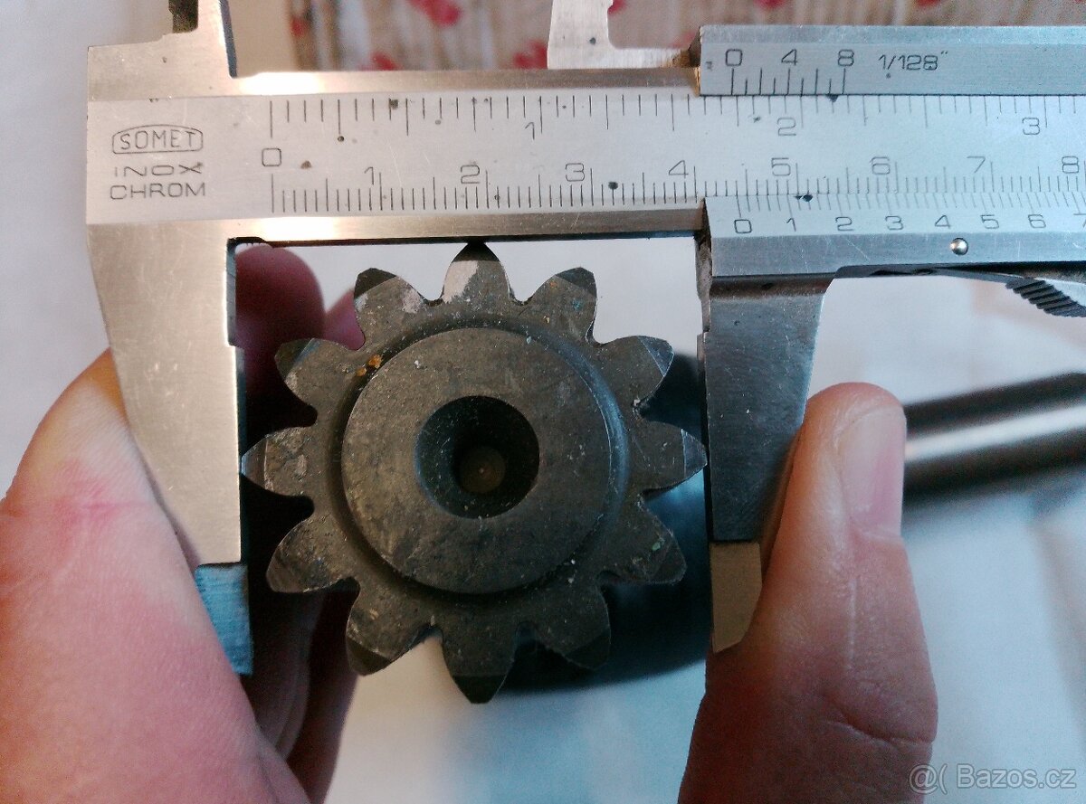 Poloosa s homokinetickym kloubem Zetor. - 2