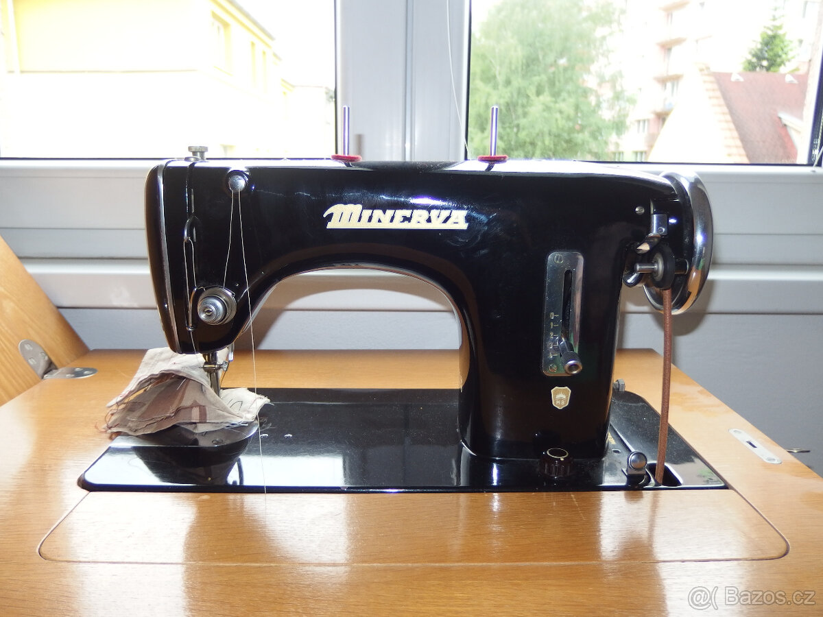 šicí stroj - Minerva 126 - skříňový - 2 ks - 2