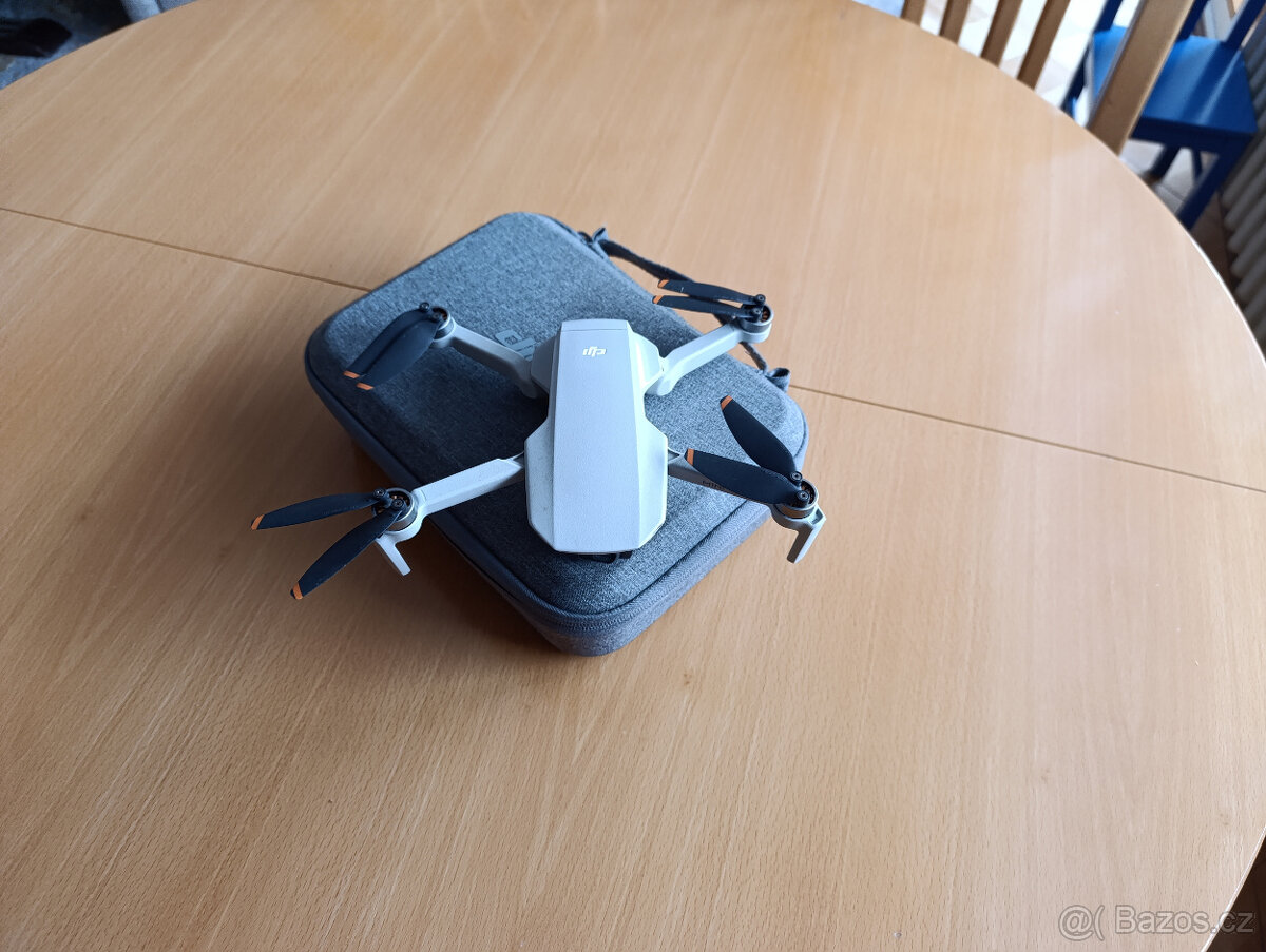 Prodám dron DJI mini se Fly More Combo - 2
