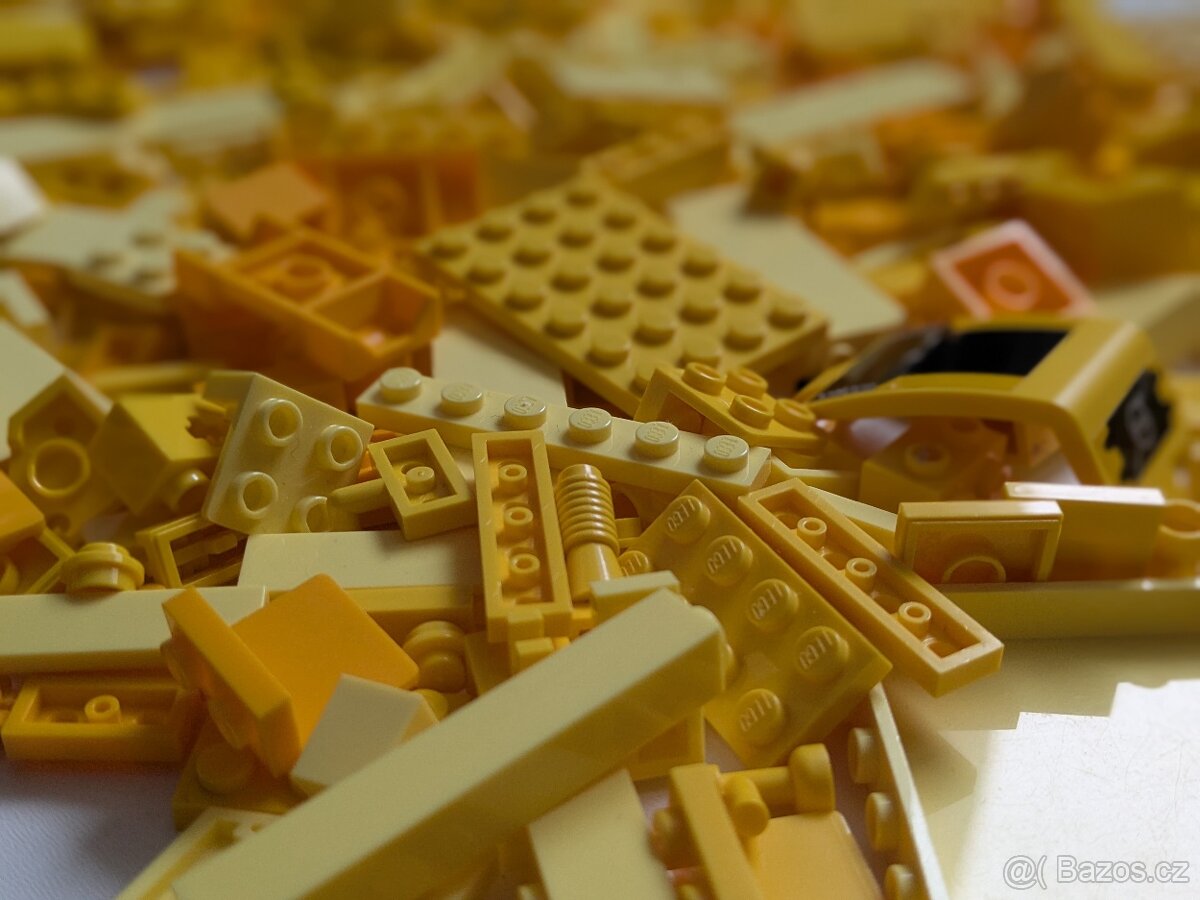 Lego dílky - žluté - 2