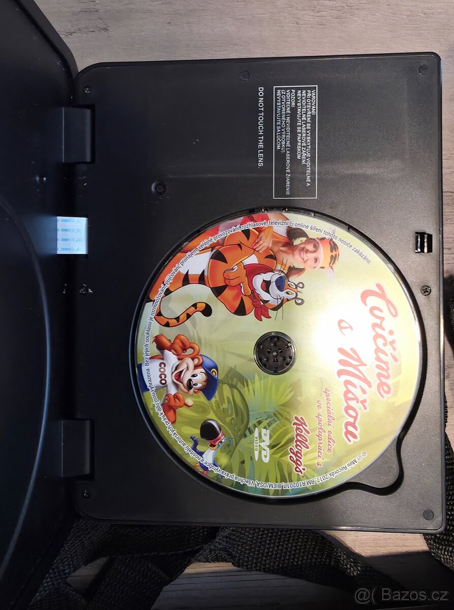 DVD přehrávač 2x monitor - 2