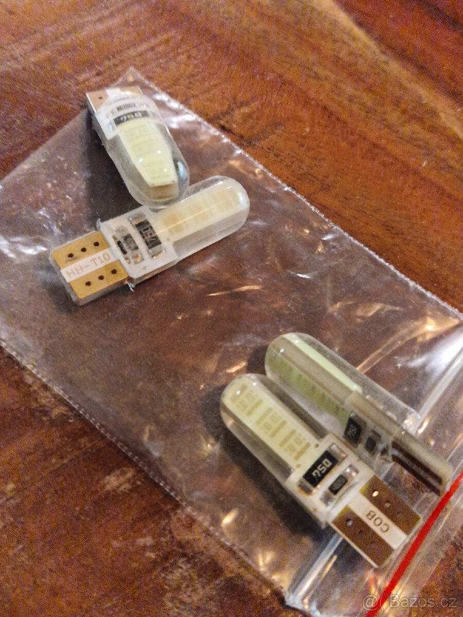 LED žárovky T10 W5W - 2