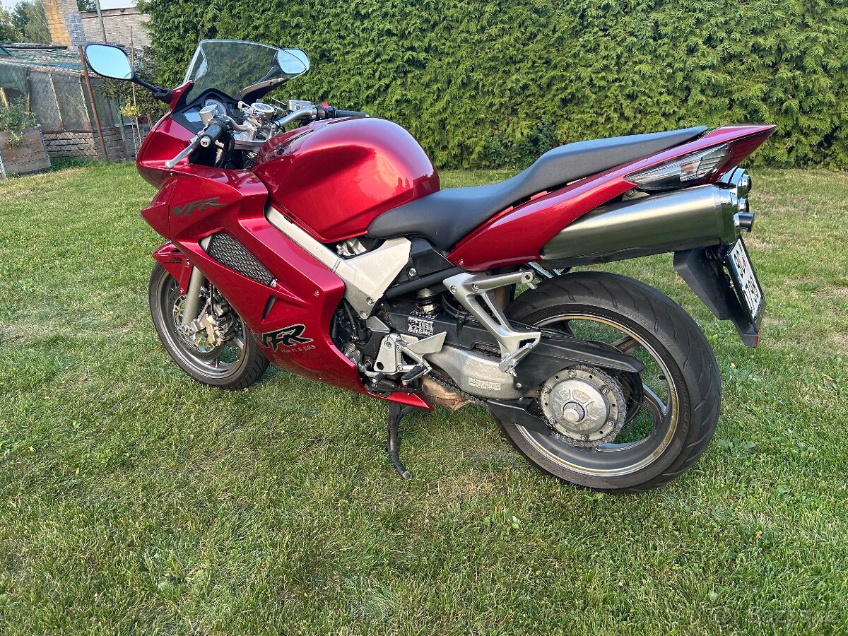 HONDA VFR 800 - 2