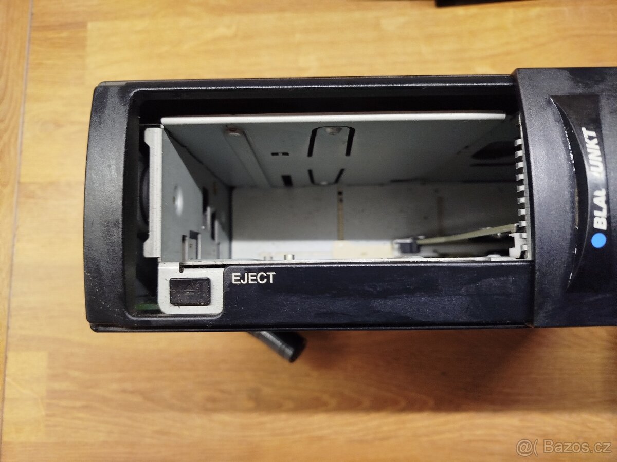 CD měnič +autorádio - 2