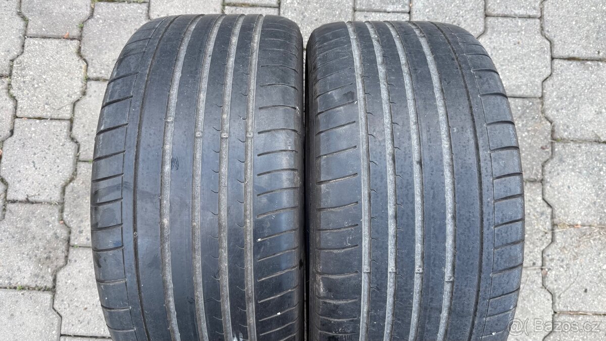 2x letní Dunlop 275/40/19 RSC - 2