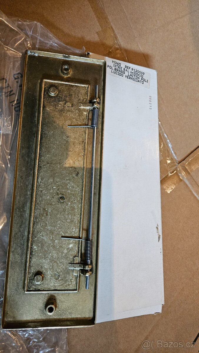 Dveřní vhoz na dopisy - 2