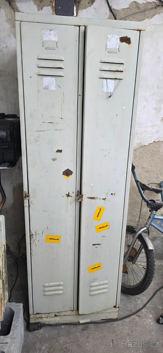 Plechová skříňka - 2