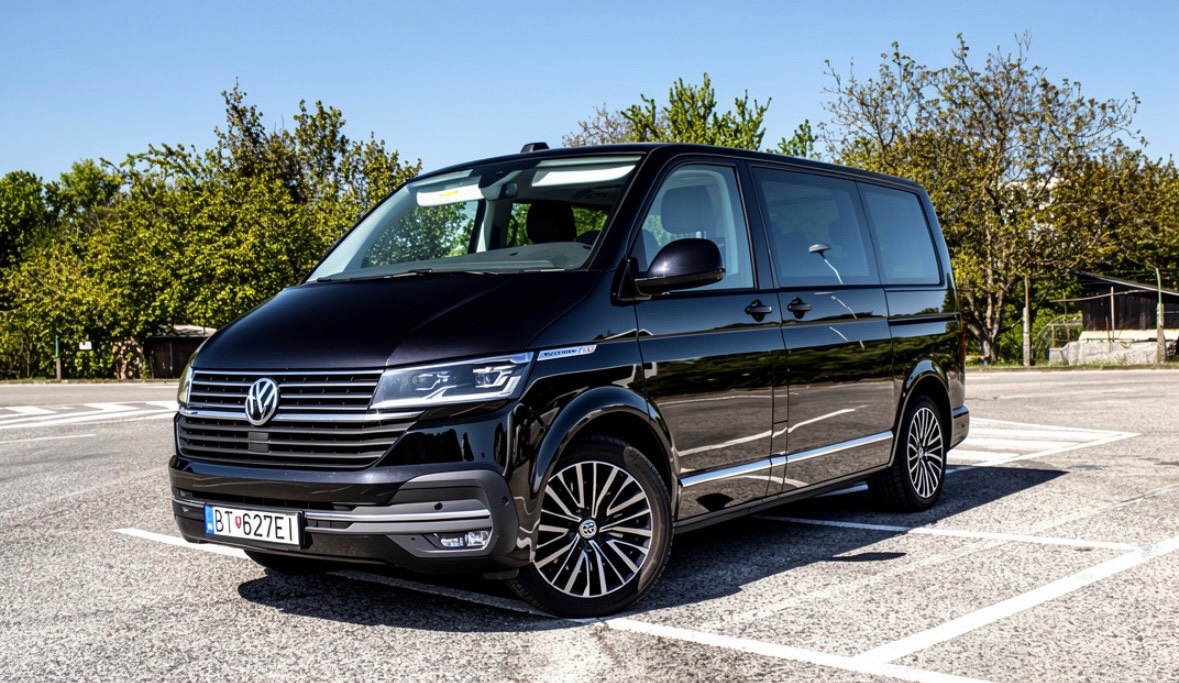 Volkswagen Multivan 2.0 BiTDI Highline 4Motion DSG 2022, DPH - 2