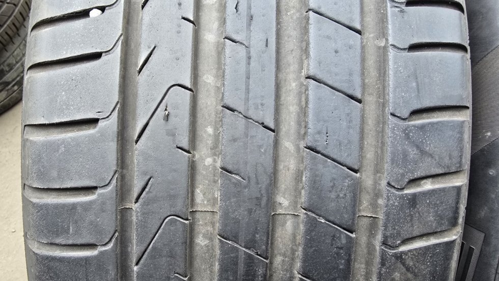 Letní pneu 235/55/19 Pirelli - 2