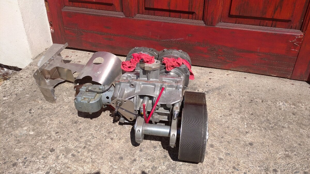 Motor Trabant s reduktorem - 2