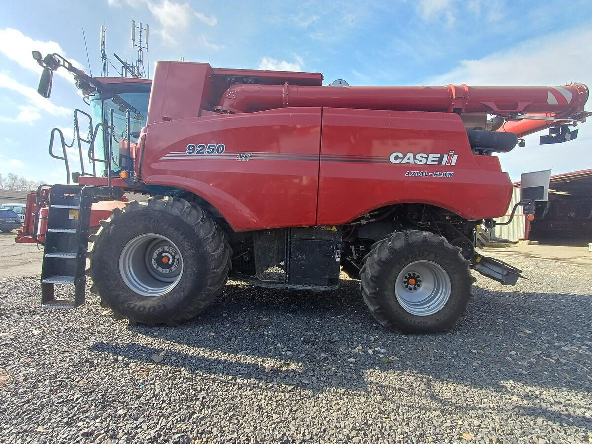 Kombajn Case IH AF9250 - 2