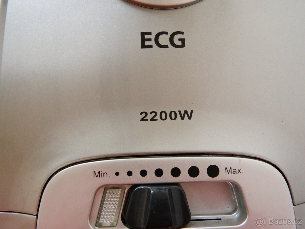 Vysavač ECG 2200W - 2
