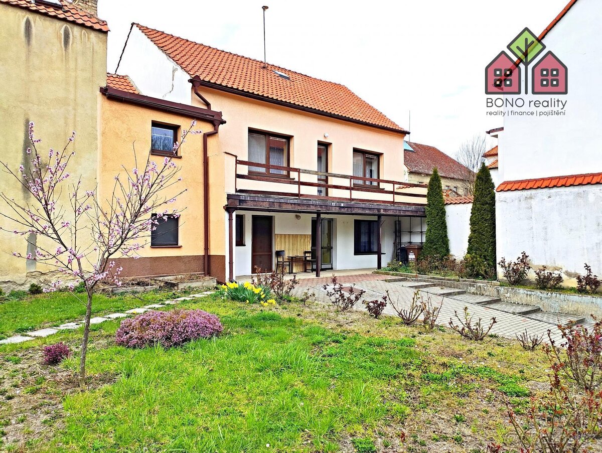 RD, pozemek 397 m2, užitná plocha 231 m2, zahrádka, přístavk - 2