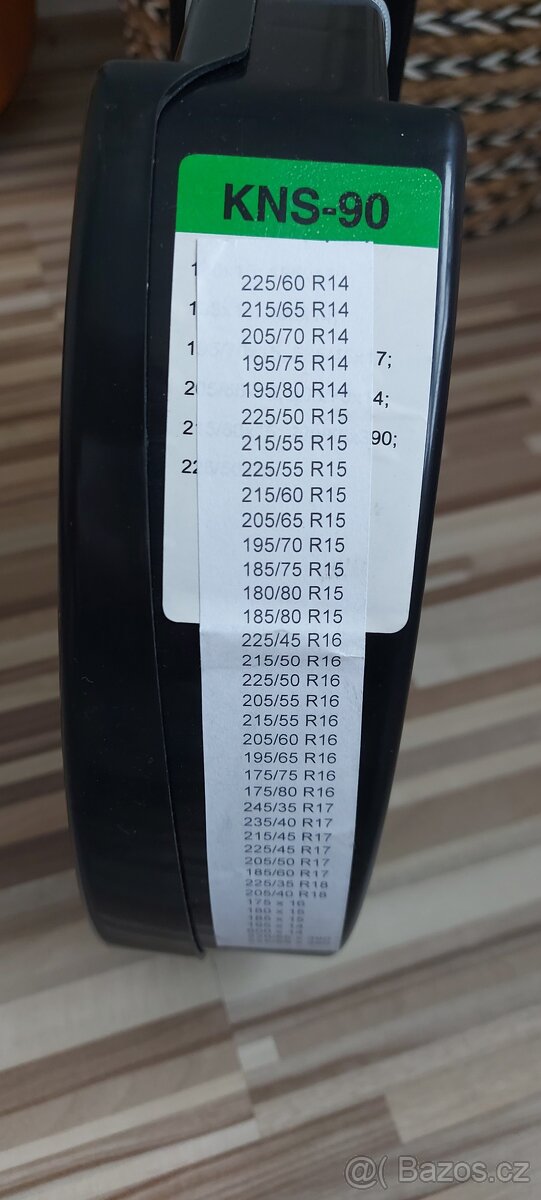 Nové sněhové řetězy-KNS-90,vhodné na Škoda Octávie3. - 2