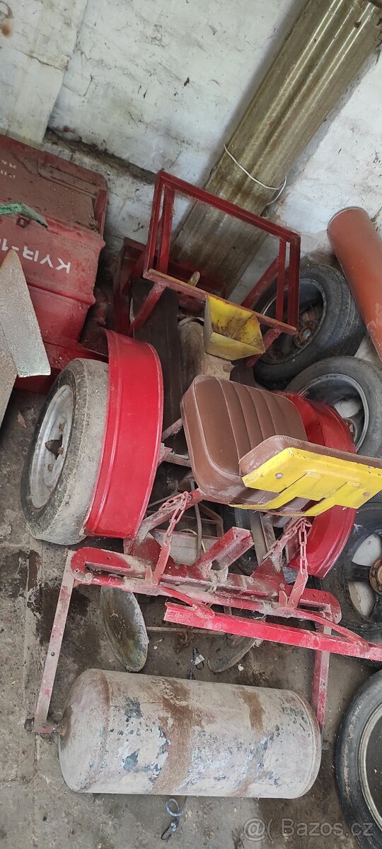 Sazeč brambor za MT8 132.2-nesený - 2