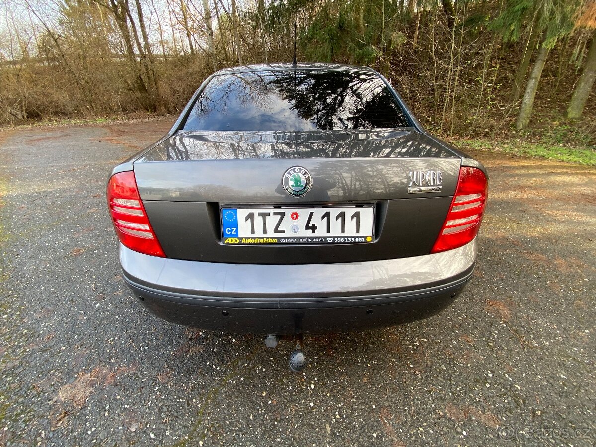 Škoda Superb 2,0 mpi, stk 10/2027 - 2