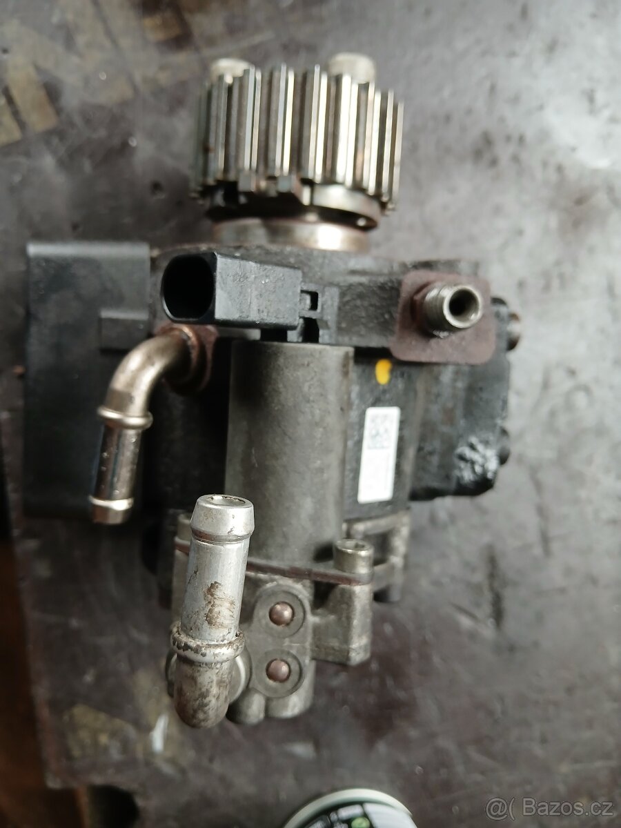 naftové čerpadlo 03L130755E - 2