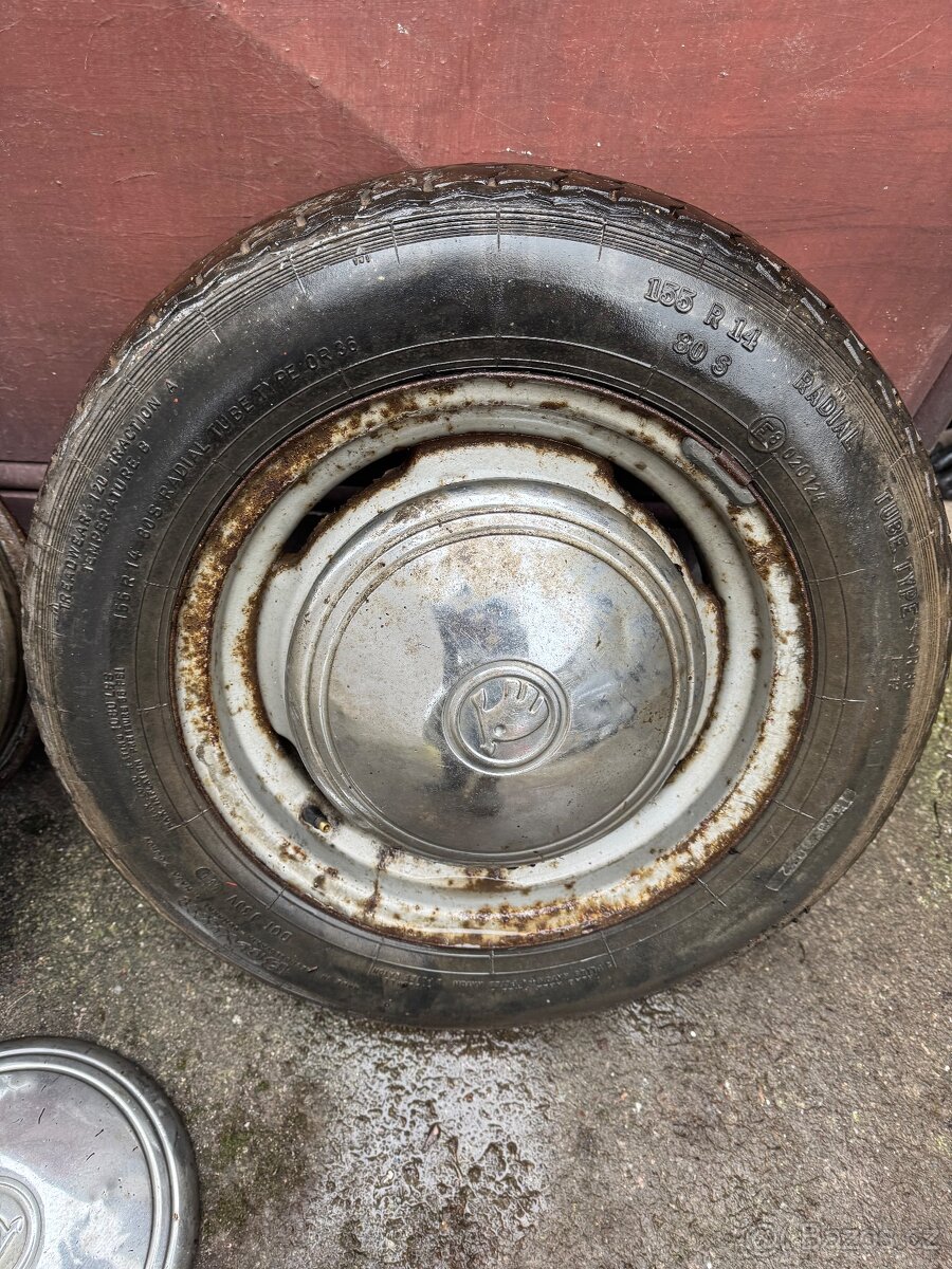 Puklice skoda 155/80 R14 - 2