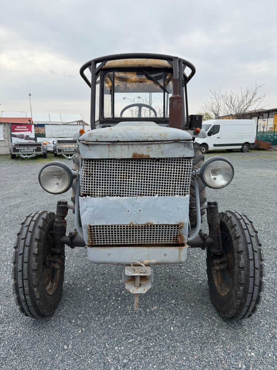 TRAKTOR ZETOR 3511 + PŘÍSLUŠENSTVÍ - 2