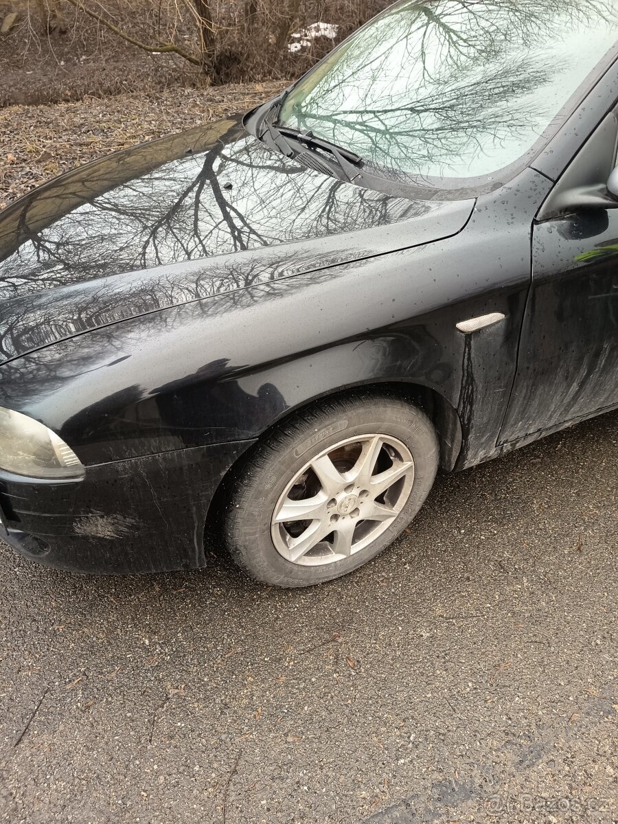 Prodám Alfa Romeo 147 .1.6 ts - 2