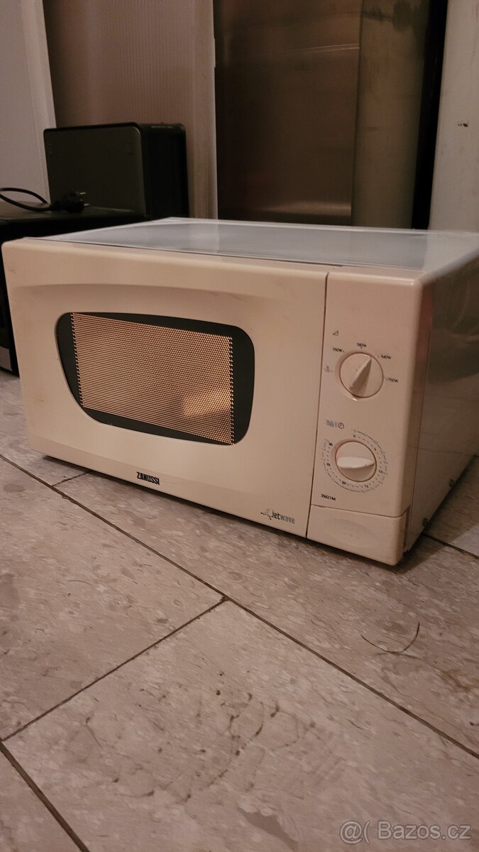 Mikrovlnná trouba Zanussi - 2