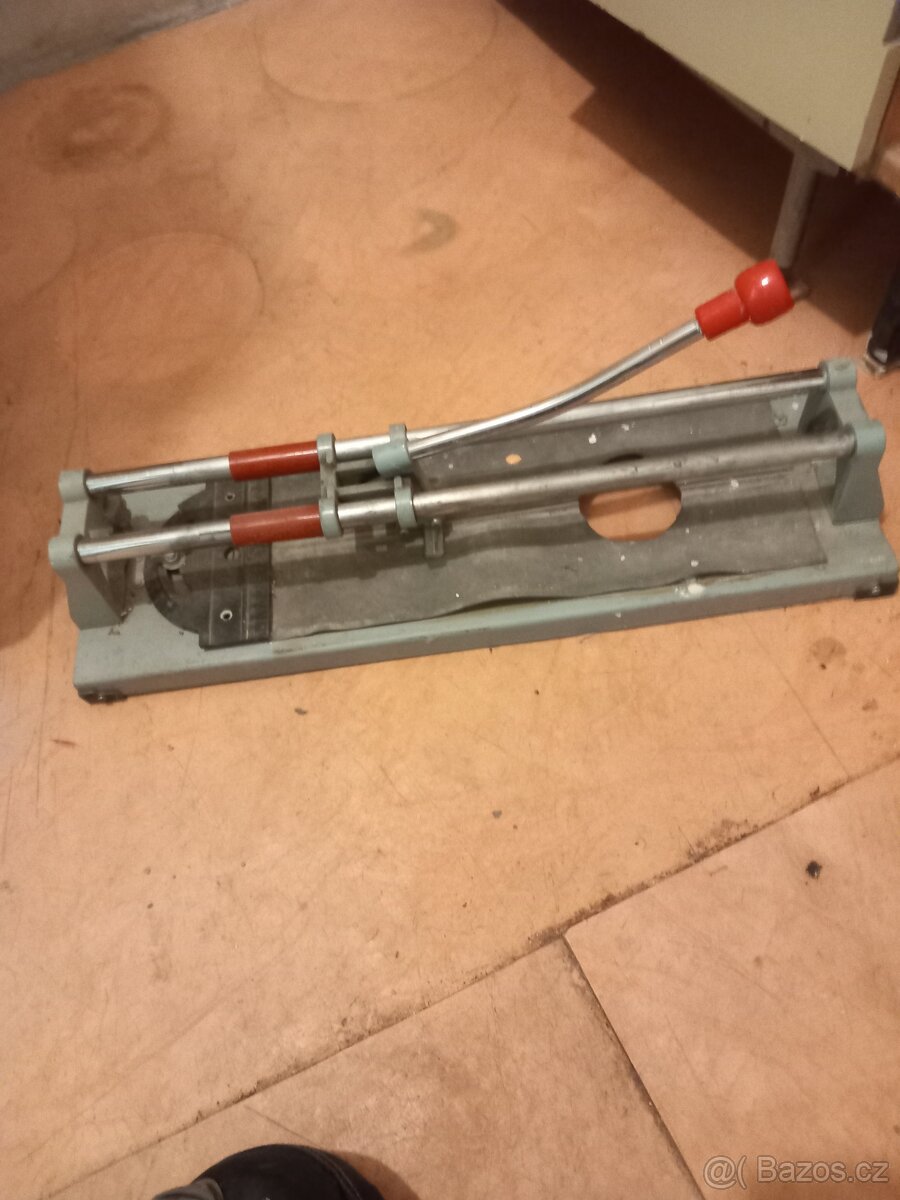 Řezačka na dlažbu - 2