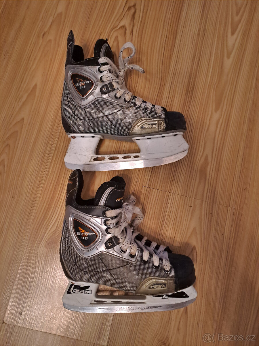 Hokejové brusle CCM vel. 34 - 2