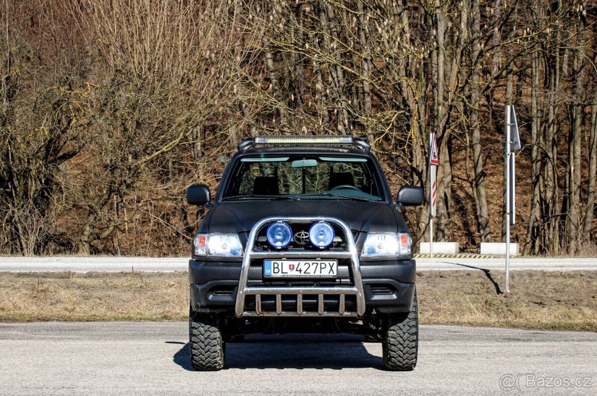 Toyota Hilux 2.5 D-4D Double Cab 4x4 - 2