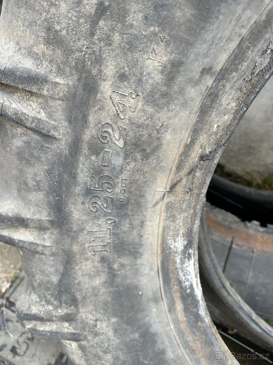 Original pneu 11,25 r24 - 2
