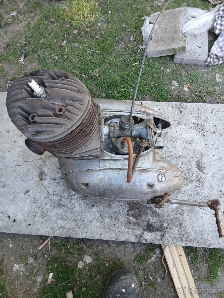 Motor 250 pérák - 2