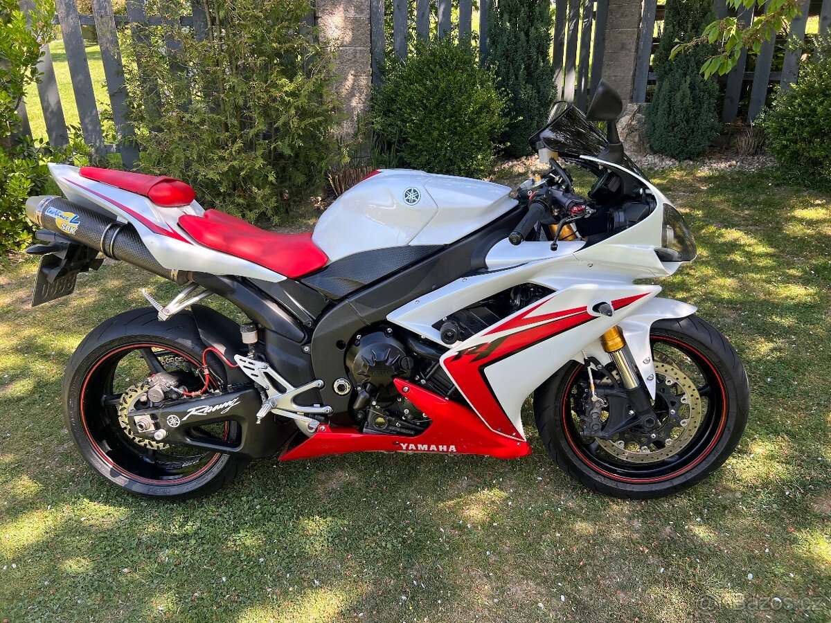 Yamaha r1 - 2