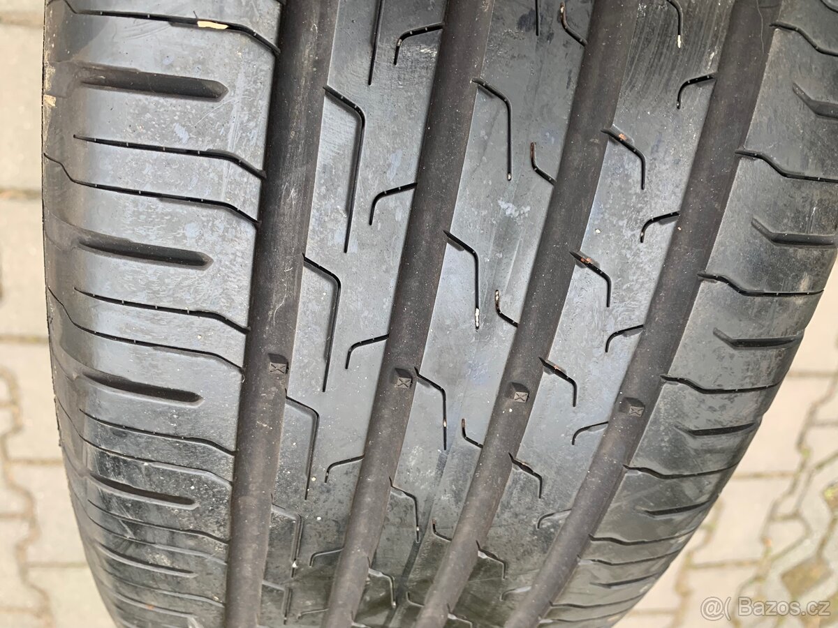 225/60/18 Continental - 2