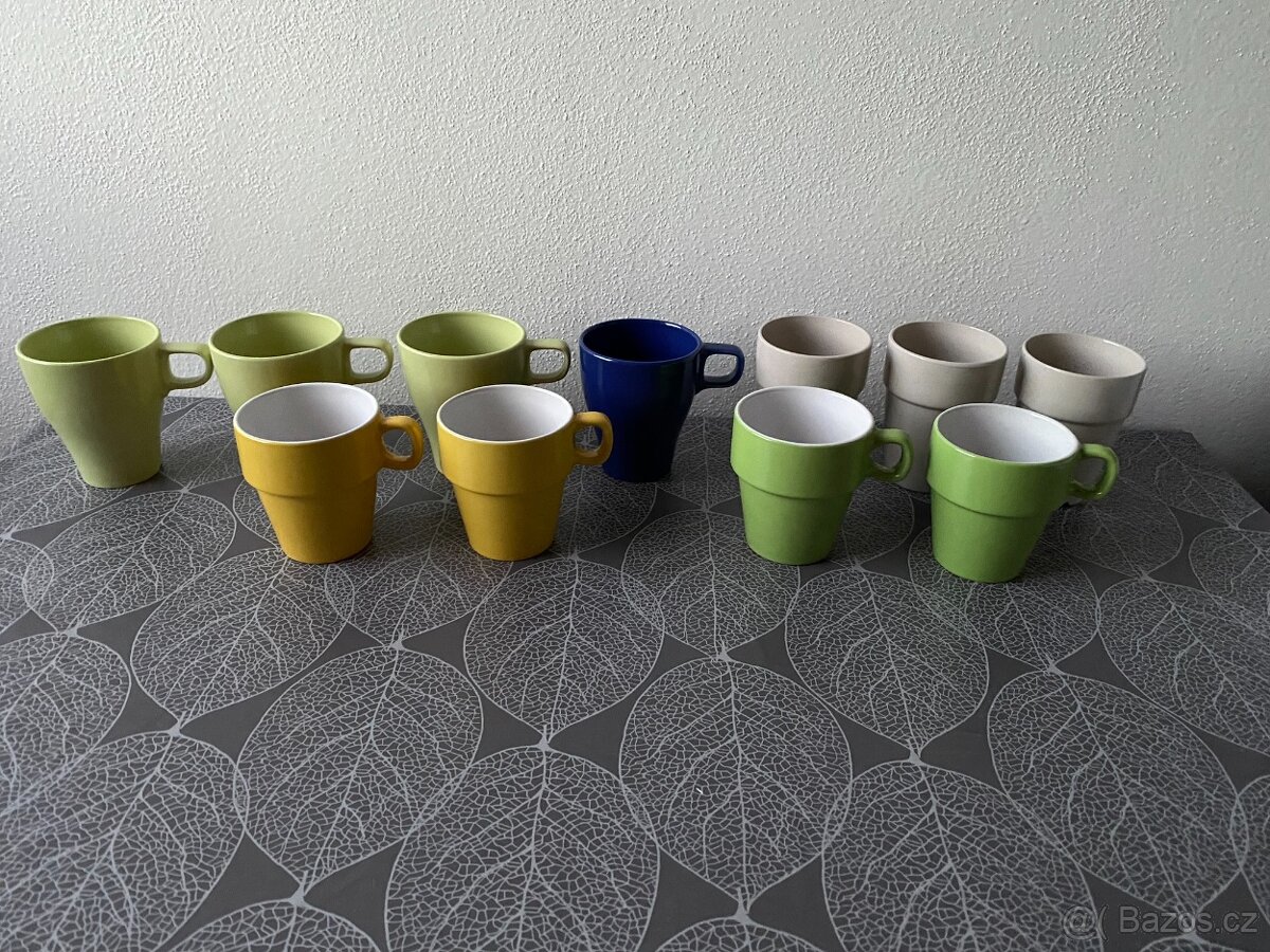 Nové stohovatelné hrnky - různé barvy, 250 ml, 11 ks - 2