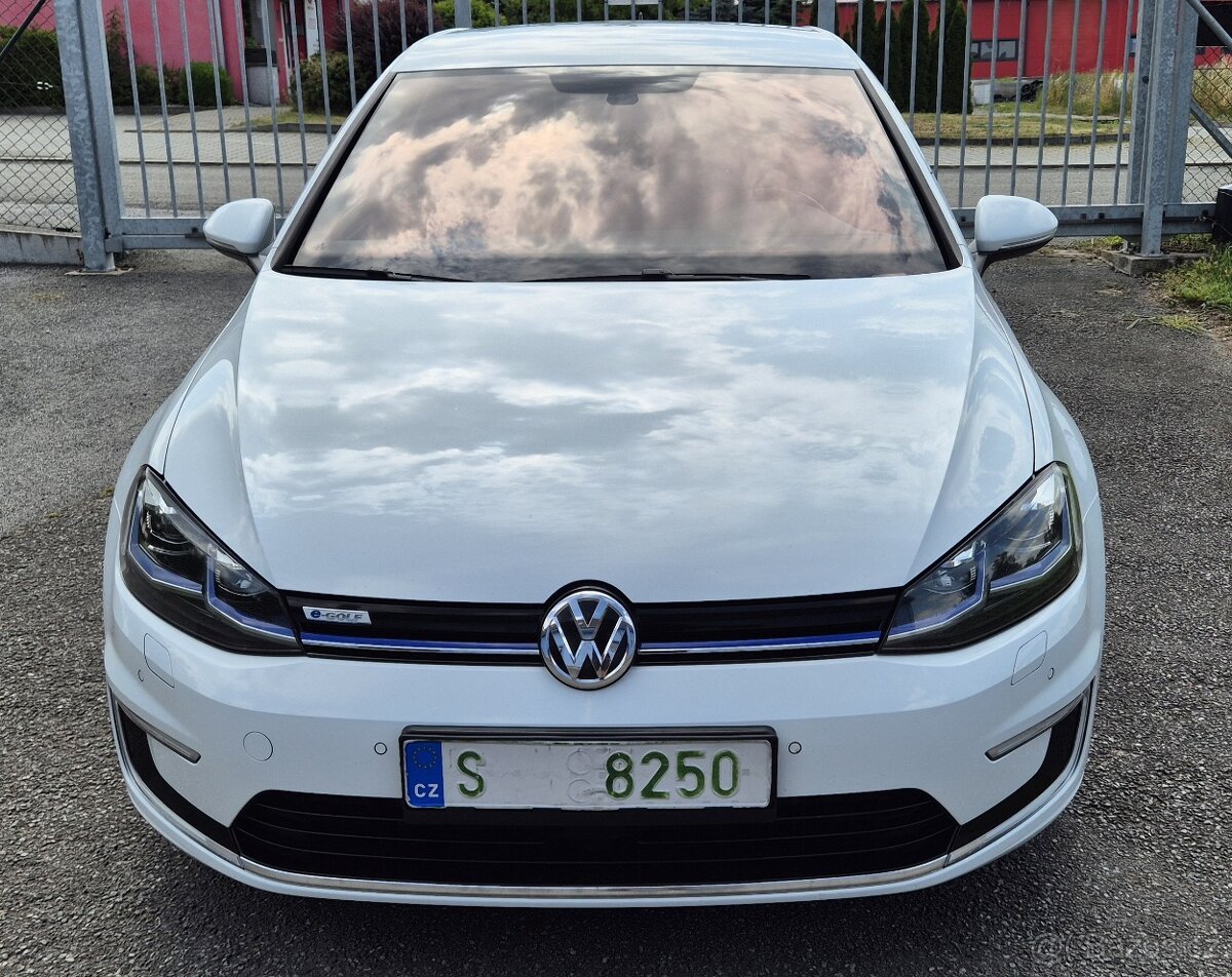 Volkswagen Golf VII e-Golf 1.majitel servisní kniha DPH - 2