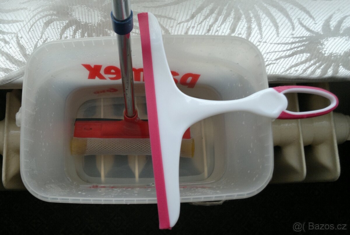 Stěrka pro plastová okna s žaluziemi / ORLOVÁ - 2