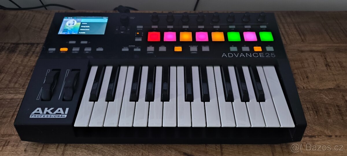 AKAI ADVANCE 25 - 2
