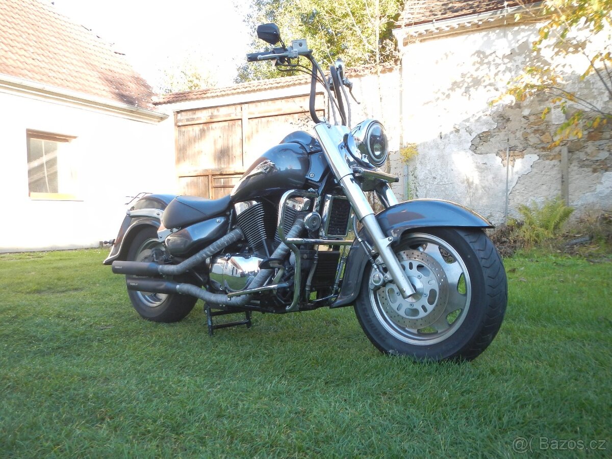 Suzuki VL 1500 Intruder - 2