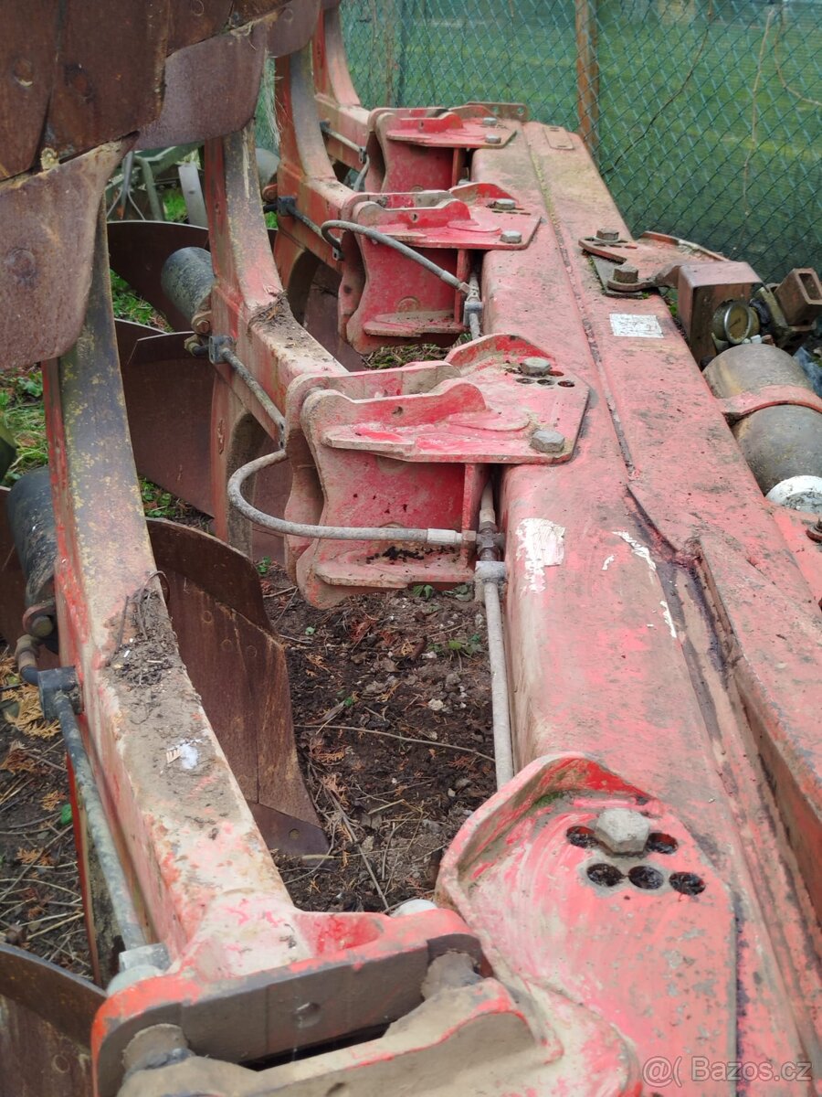 Pluh Gregoire Besson 4+1 - 2