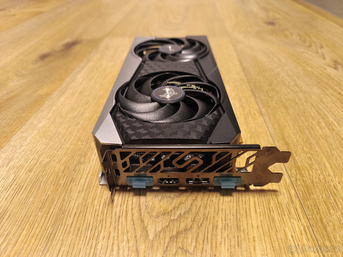 Sapphire Nitro+ AMD Radeon RX 6600XT Gaming OC 8GB - 2