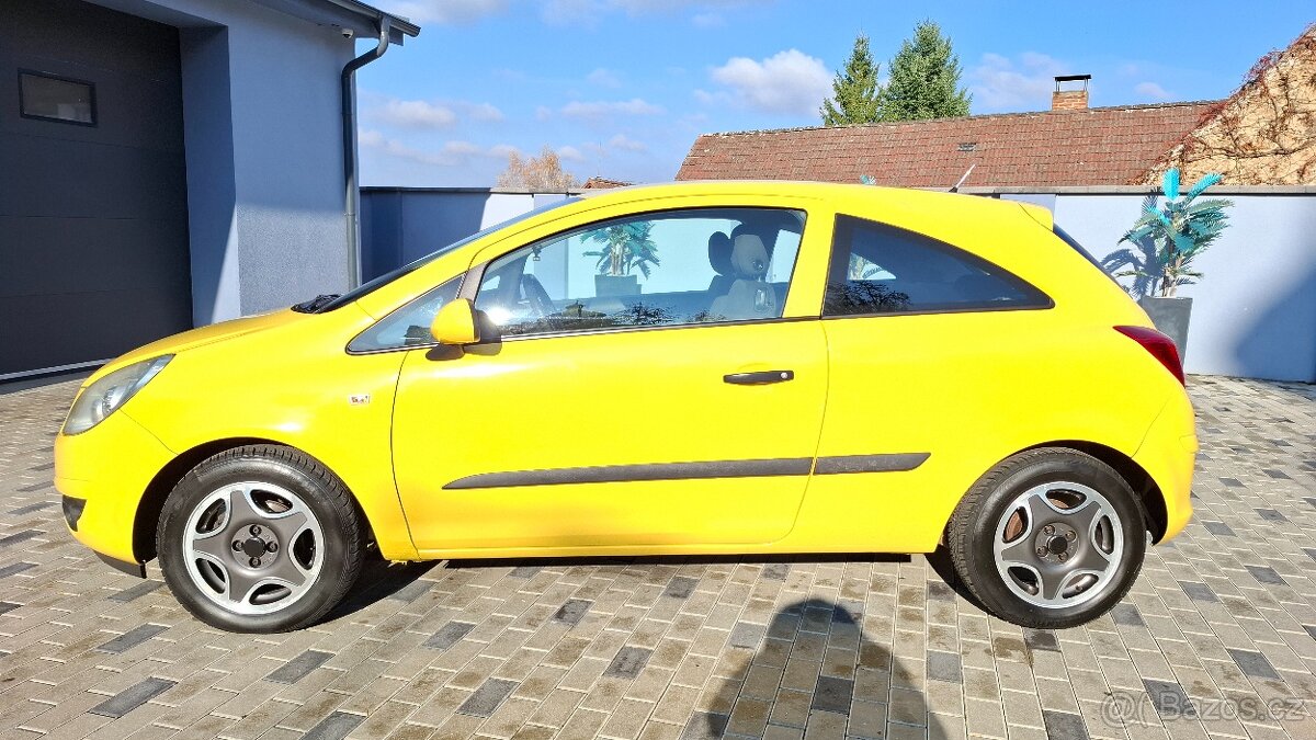 Opel Corsa III 1,0i - 44kw. SLUŠNÝ STAV - NOVÁ STK+EM - 2