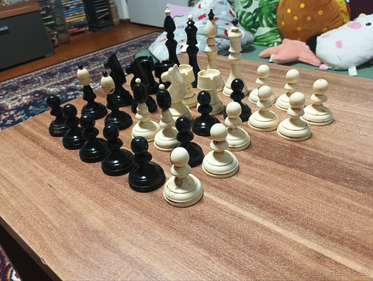 Staré figurky na šachy - 2