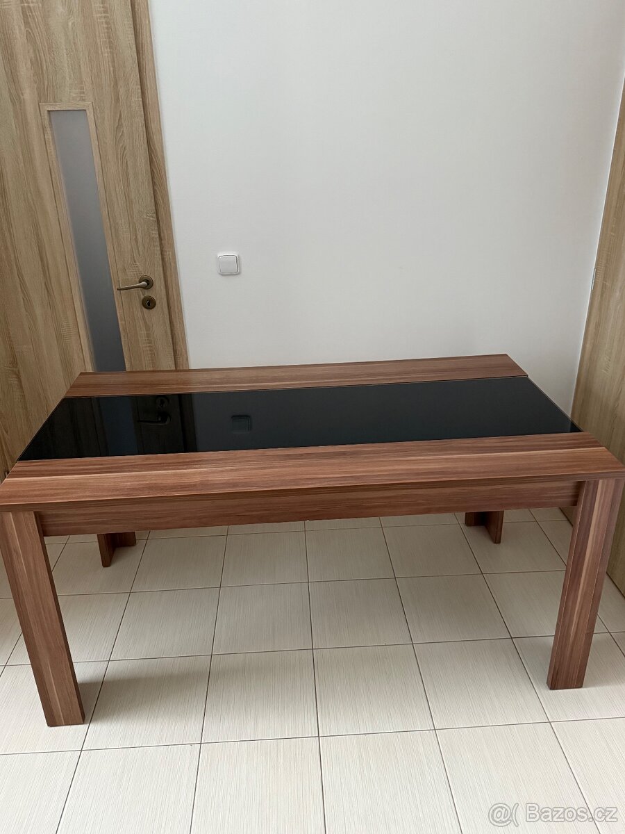 Jídelní stůl - 2