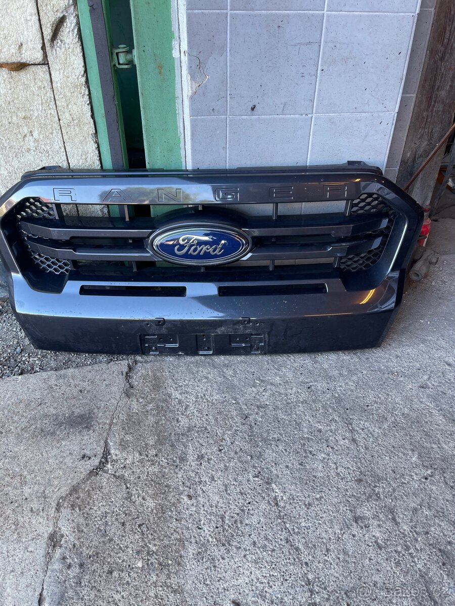 FORD RANGER——-PREDNI MASKA - 2