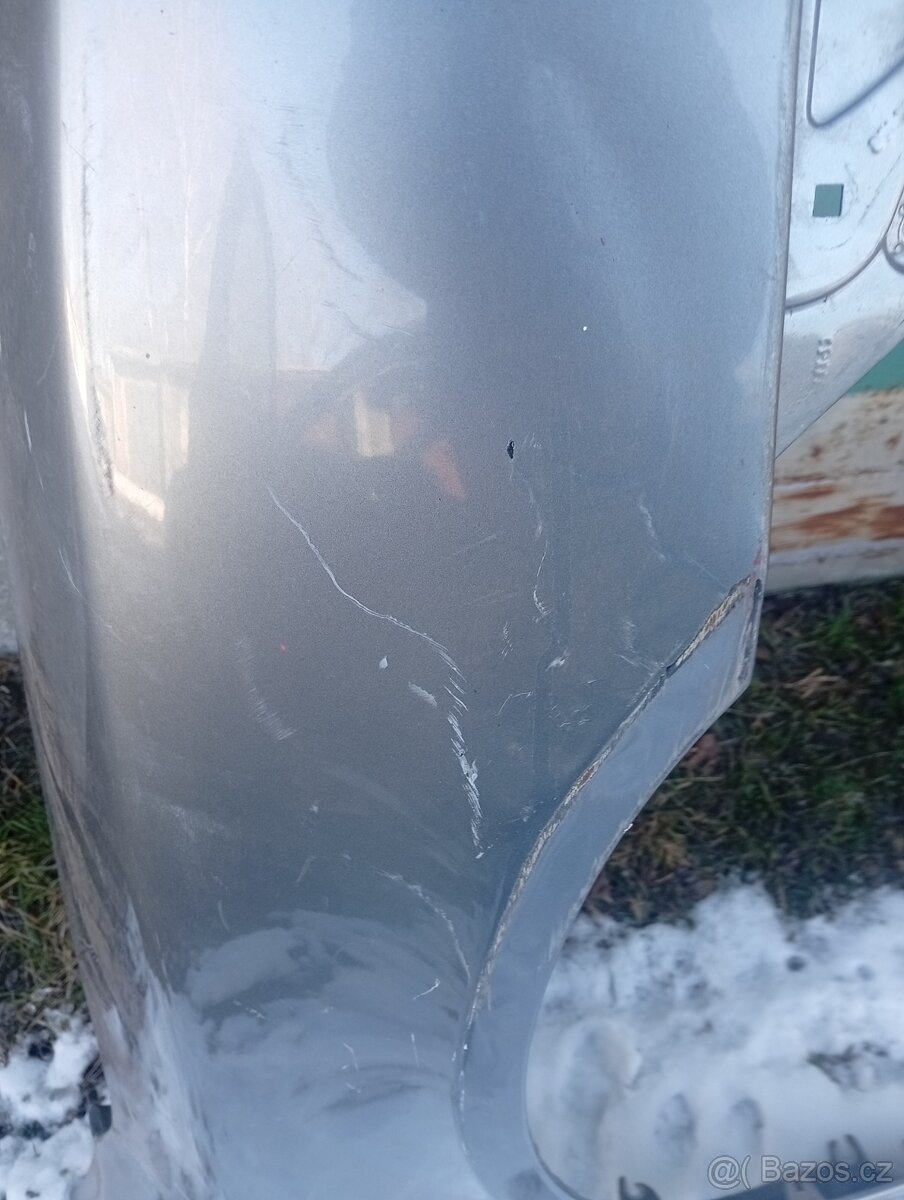 Škoda Octavia II pravý přední blatník - 2