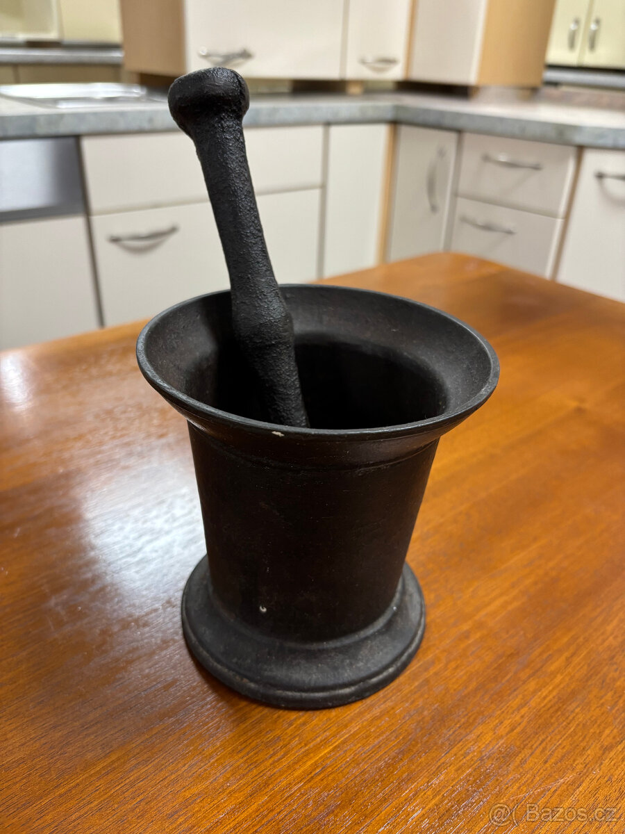 Hmoždíř litina - 2