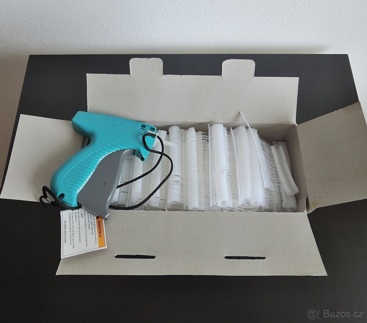 Kleště pro pověšení textilu, Mark III, včetně háčků - 2