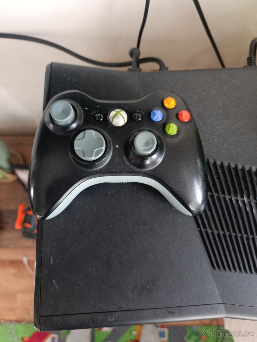 Xbox 360 + Kinect - 2