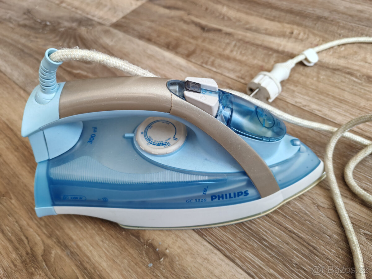 Stará napařovací žehlička Philips - 2